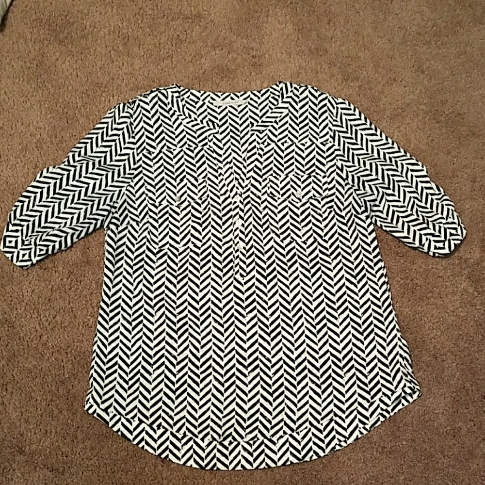 Black and white chevron top